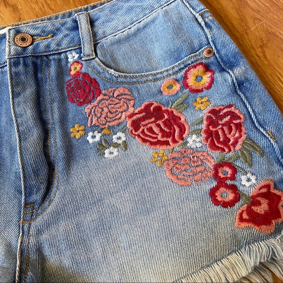 F21 High Waisted Festival Shorts - Picture 2 of 6